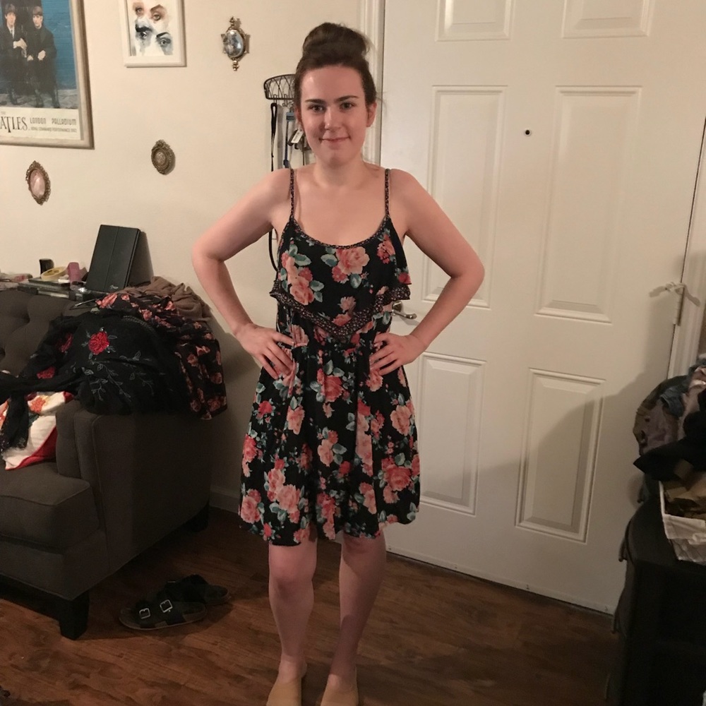 Super cute sundress from Target!!! 🌻👒🍾